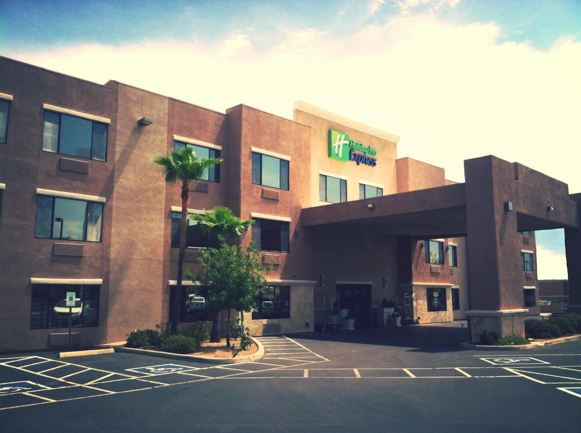 Holiday Inn Express Hotel & Suites Nogales Exterior foto